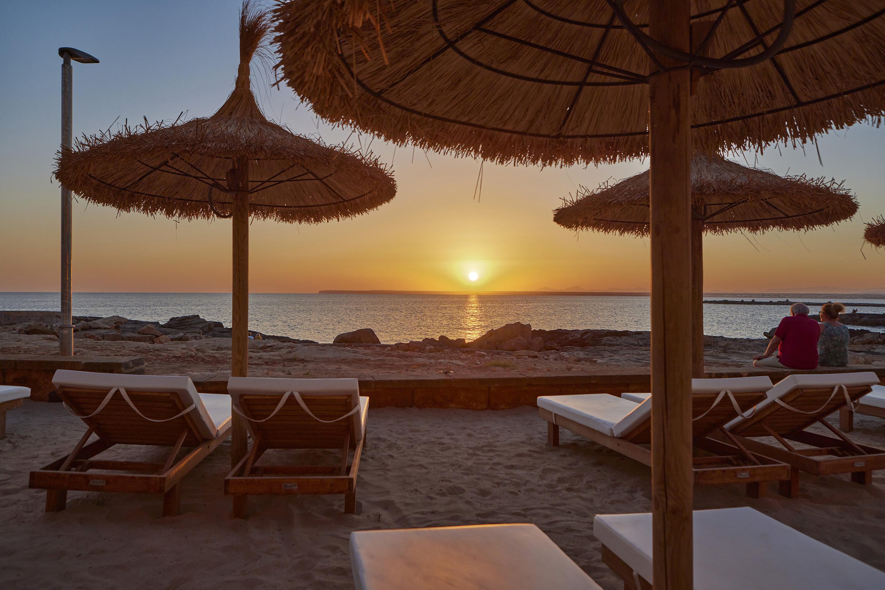Universal Hotel Cabo Blanco - Adults Only Colonia de Sant Jordi Esterno foto