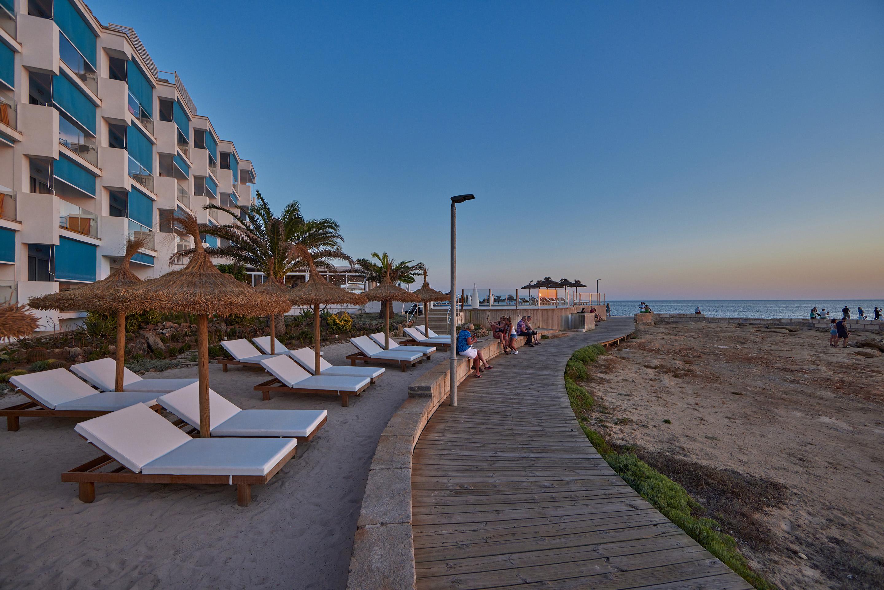 Universal Hotel Cabo Blanco - Adults Only Colonia de Sant Jordi Esterno foto