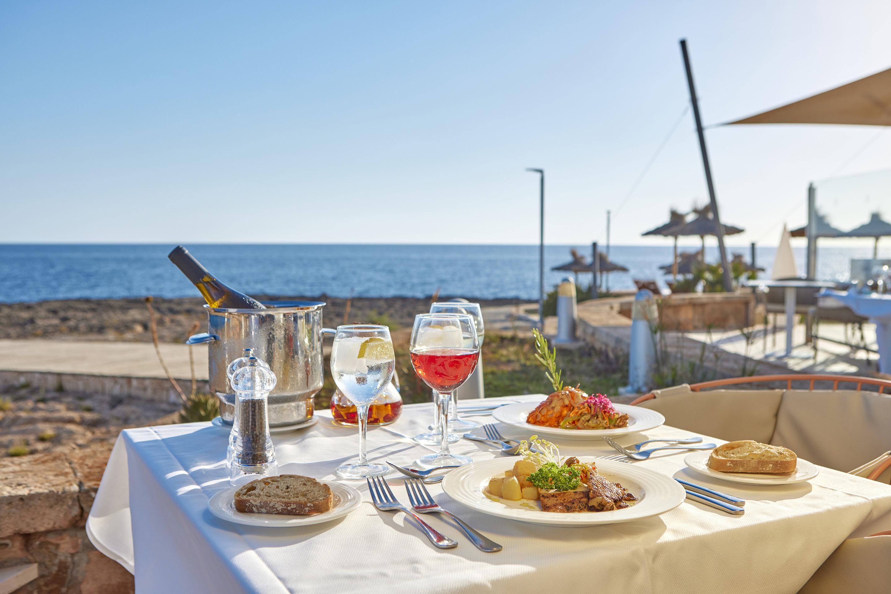 Universal Hotel Cabo Blanco - Adults Only Colonia de Sant Jordi Esterno foto