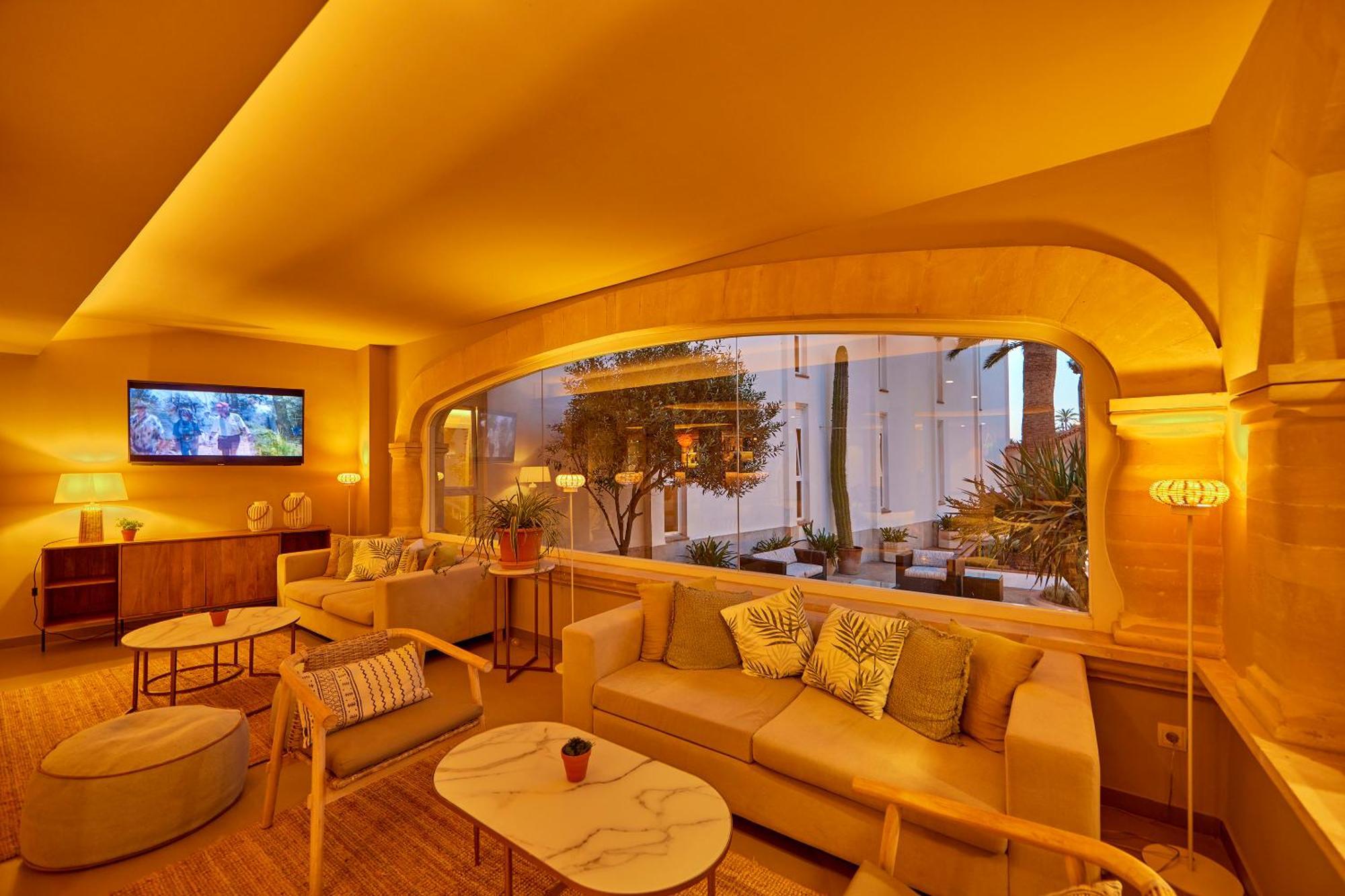 Universal Hotel Cabo Blanco - Adults Only Colonia de Sant Jordi Esterno foto