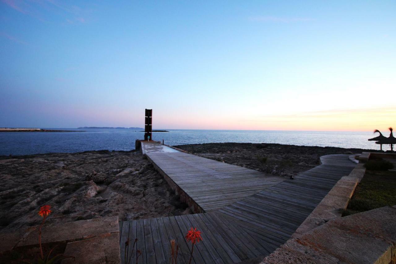 Universal Hotel Cabo Blanco - Adults Only Colonia de Sant Jordi Esterno foto